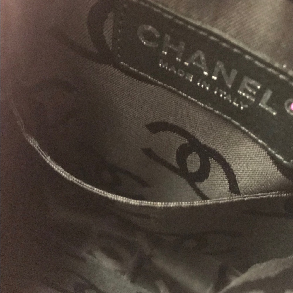 💯%Authentic CHANEL Quilted Bicolor Cross Body Bag - Picture 4 of 7